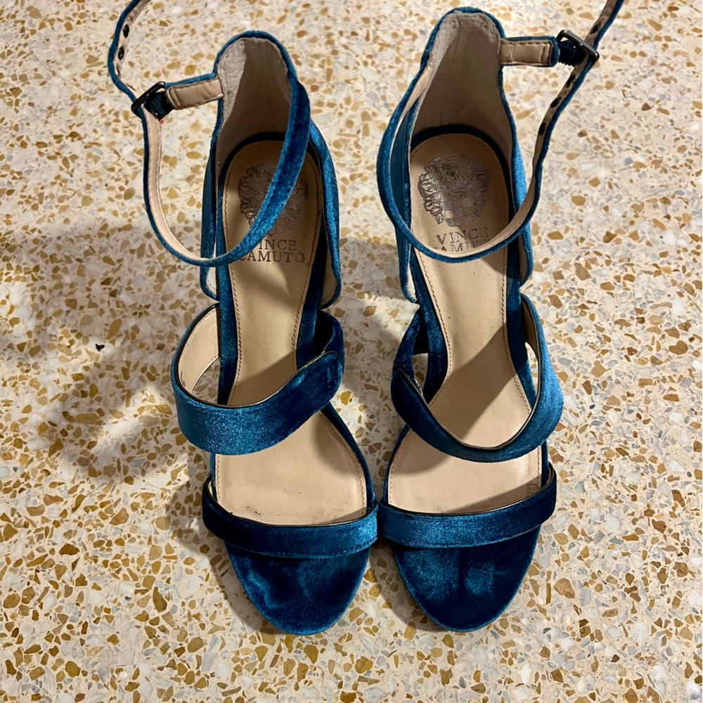 Vince Camuto teal blue velvet heels